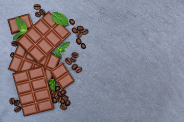 Schokolade Milchschokolade Tafel Schiefertafel Süßigkeiten Essen Textfreiraum von oben
