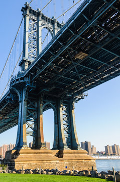 View of Manhattan Bridge in Brooklyn, NYC, USA © kovgabor79