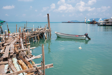 Fototapeta na wymiar Bay in the fishing village of Bang Bao