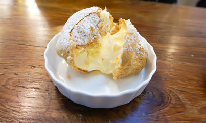 choux cream or cream puff
