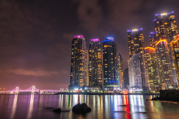 Obraz premium Cityscape of Busan city at night ,South Korea