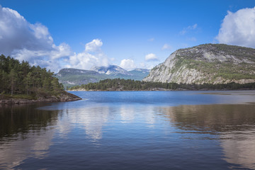 Fototapeta na wymiar mountains and fjord in norway