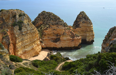Fototapeta na wymiar Portugal rocky beach