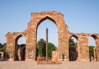 Fototapeta premium Iron Pillar at Qutub Minar