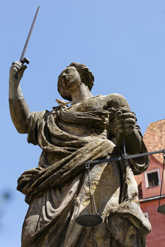 Justitia fountain on Haidplatz, Regensburg, Upper Palatinate, Bavaria, Germany, Europe