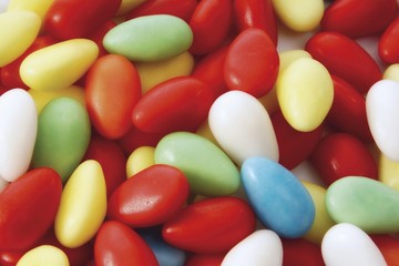 Colourful meringue eggs