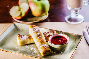 Fototapeta na wymiar pancakes with apple