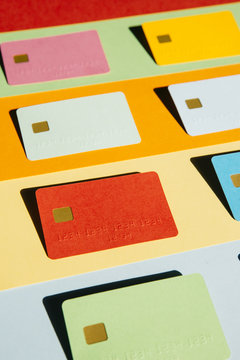 Several credit cards next to each other in two columns