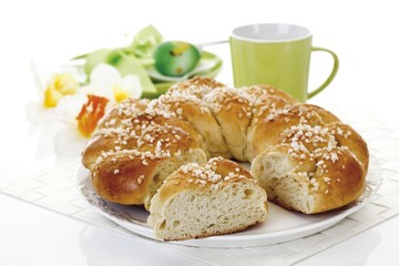 Easter table setting with Hefekranz, German pastry