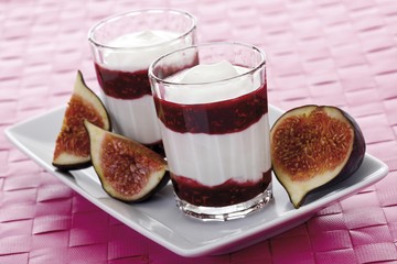 Fresh Figs (Ficus carica) served with curd cheese