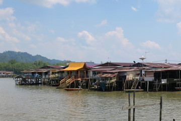 Fototapeta na wymiar The world's largest water settlemant 「Kampung Ayer」in Brunei ブルネイ　カンポンアイール