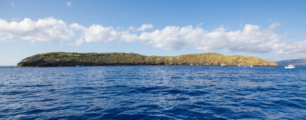 Molokini Crater in Maui, Hawaii © Mat Hayward