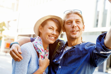 Obraz premium Smiling couple with the camera