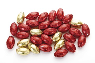 Chocolate eggs in colored aluminum foil