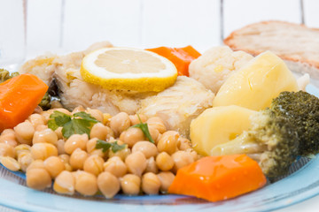 Codfish with chickpeas and vegetables
