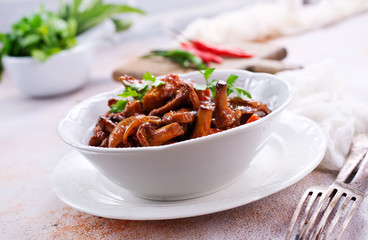 fried mushrooms with vegetables