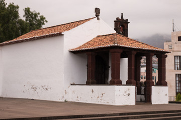 Fototapeta na wymiar Church in Parque de Santa Catarina