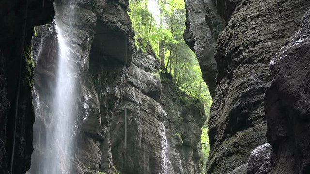 Partnachklamm in Garmisch-Partenkirchen, Naturwunder in Bayern, Geologie, 4K