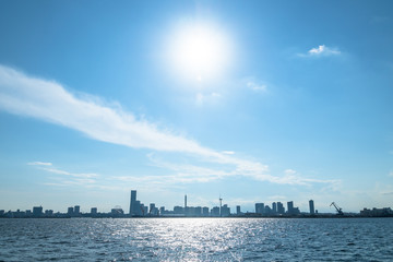 Naklejka premium 横浜港の風景 みなとみらいのスカイライン２