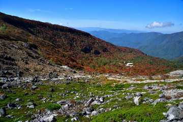 栃木県那須郡那須町　秋の茶臼岳　姥ケ平の紅葉　