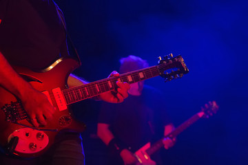 Obraz na płótnie Canvas Guitar player in concert
