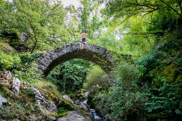 Le pont du Parayre sur le ruisseau d'Audiernes à Peyrusse-le-Roc
