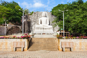 Fototapeta na wymiar Rambadagalla Samadhi Buddha Statue