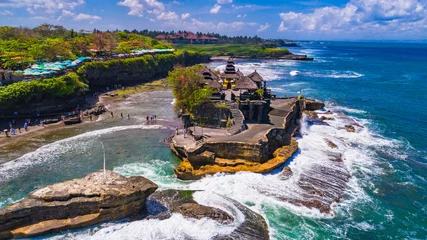 Poster Tanah Lot - Tempel in de oceaan. Bali, Indonesië. © mariusltu