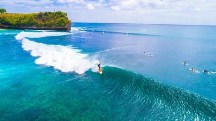 Crédence de cuisine en verre imprimé Bali Surfeurs. Plage de Balangan. Bali, Indonésie.