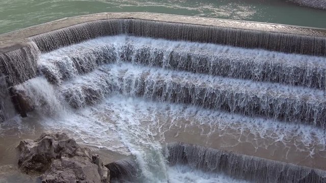 Lechfall mit Stauwehr bei F&uuml;ssen, Bergbach, Bauwerk, Schwaben, Allg&auml;u, 4K