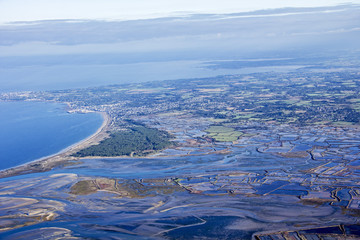 Vol sur la cote atlantique, estuaire de la Loire et marais salant guérande saint nazaire et la...