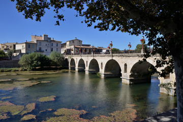 pont sur le Vidourle ( Sommieres, Gard, FRANCE)