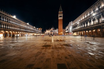 Obraz na płótnie Canvas Piazza San Marco night