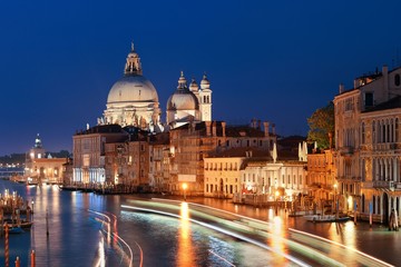 Fototapeta na wymiar Venice Grand Canal viewed at night