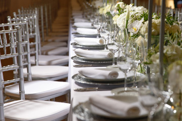 white color flower arrangement