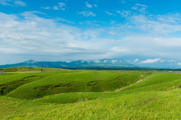 Naklejka premium 空気の澄んだ高原の情景