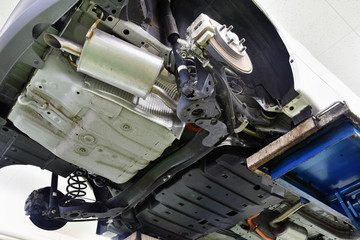 自動車の下廻り