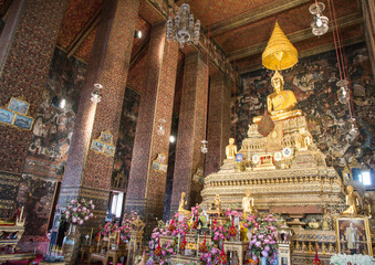 Fototapeta na wymiar Wat Pho (Wat Phra Chetuphon Vimolmangklararm Rajwaramahaviharn), Pranakorn District, Bangkok, Thailand.