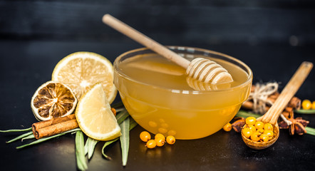 composition of honey with lemon