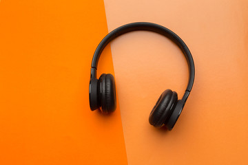 Obraz na płótnie Canvas Wireless headphones