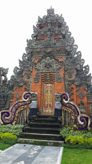 Temples et statues à Ubud sur l'île de Bali, Indonésie