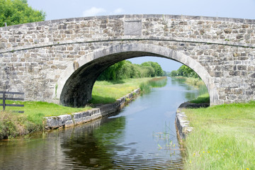Fototapeta na wymiar Irland - antike Steinbrücke