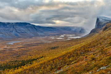Skierffe Berg im Sarek Nationalpark auf dem Kungsleden Wanderweg in Schweden