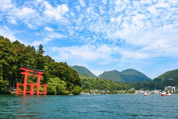 箱根神社と芦ノ湖