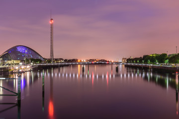 Fototapeta premium Night lights reflection of Glasgow