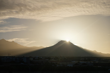 Obraz premium beautiful sunrise over mountain