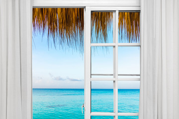 Fototapeta na wymiar window open palm beach