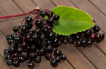 Elderberry on a brown mat