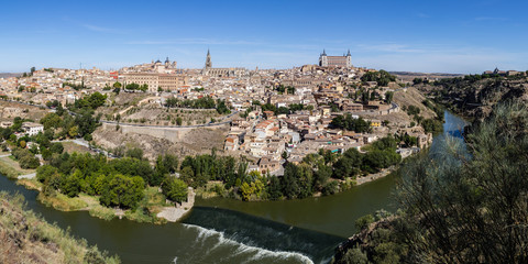 Fototapeta na wymiar the city of Toledo, in the Spanish province of Castilla and Mancha