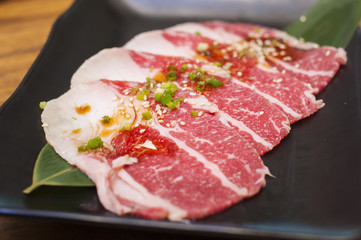 Slide raw beef buffet
